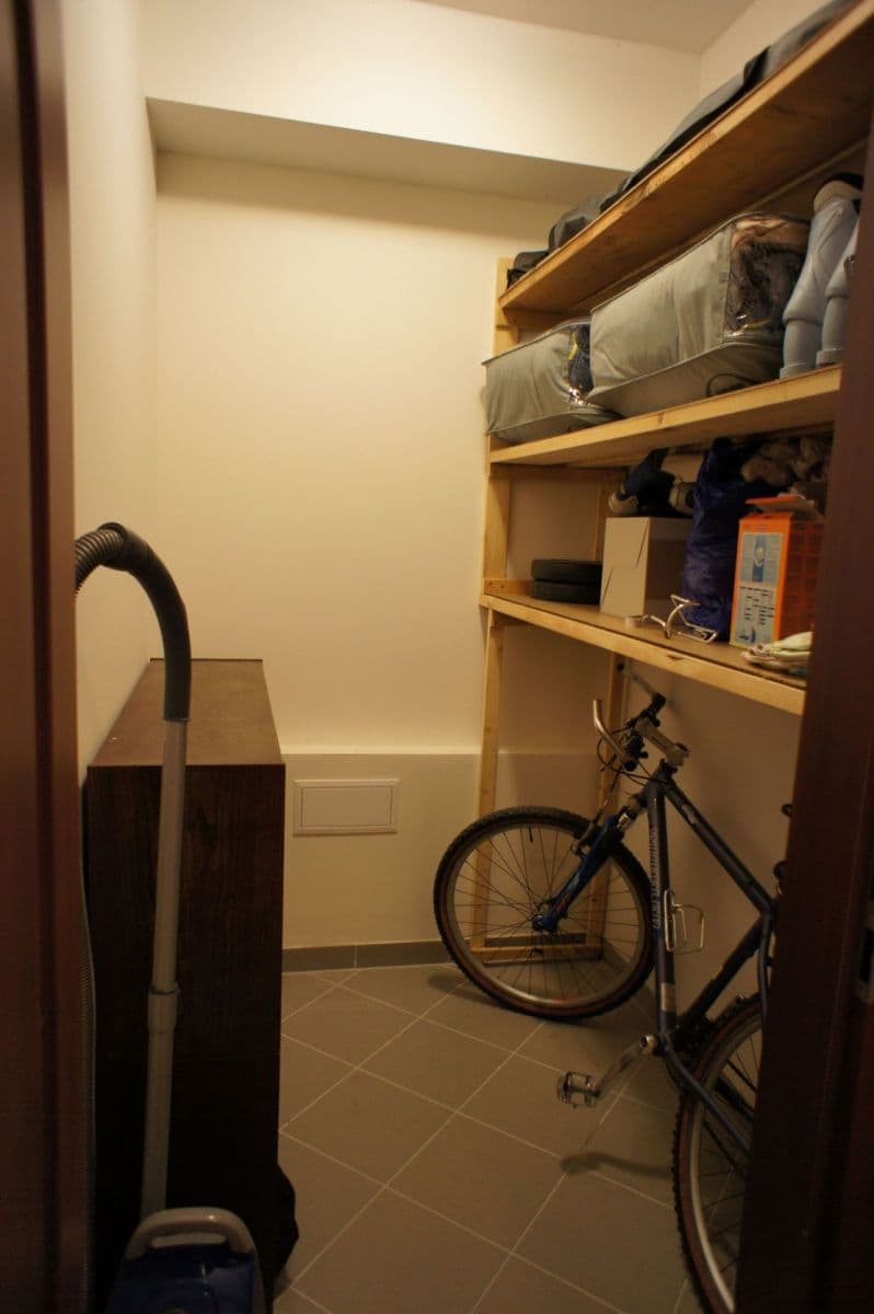 2 bedroom with open-plan kitchen flat to rent, 76 m², Zakšínská, Prague, Prague 2 bedroom with open-plan kitchen flat to rent, 76 m², Zakšínská, Prague, Prague