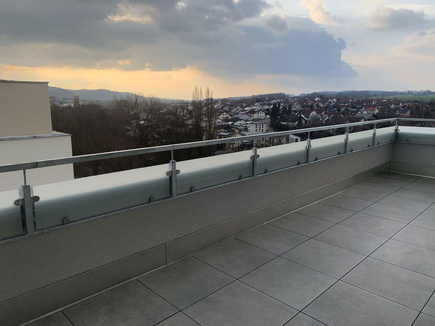 2 bedroom with open-plan kitchen flat to rent, 90 m², Lauchheim, Baden-Württemberg 2 bedroom with open-plan kitchen flat to rent, 90 m², Lauchheim, Baden-Württemberg