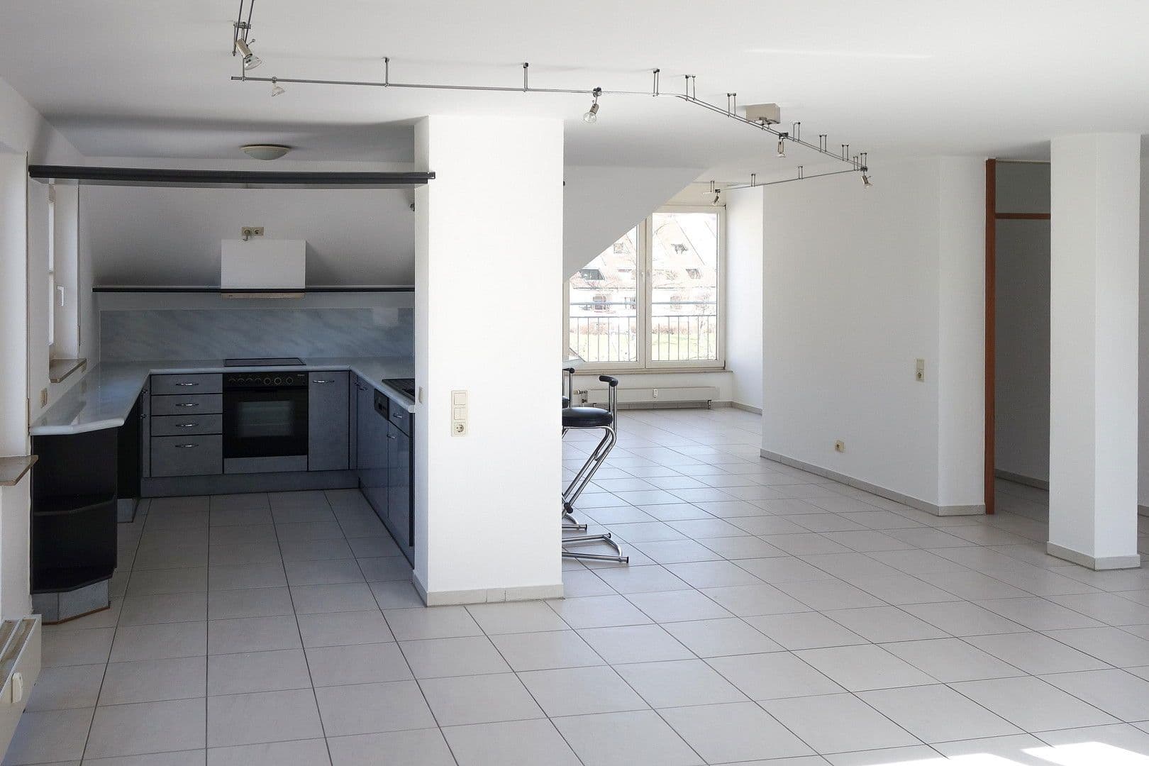 3 bedroom flat to rent, 116 m², Esslingen am Neckar, Baden-Württemberg 3 bedroom flat to rent, 116 m², Esslingen am Neckar, Baden-Württemberg