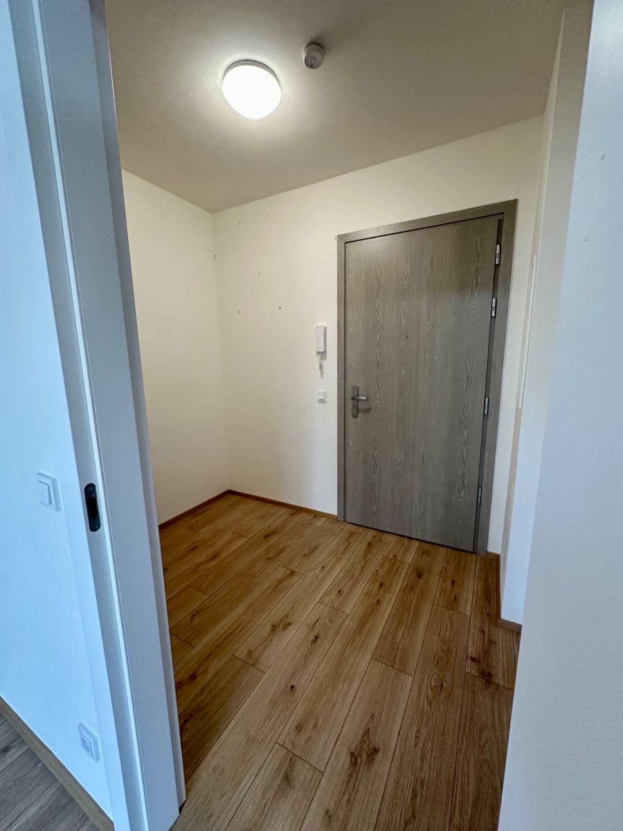 Studio flat to rent, 60 m², Průběžná, Hradec Králové, Královéhradecký Region Studio flat to rent, 60 m², Průběžná, Hradec Králové, Královéhradecký Region