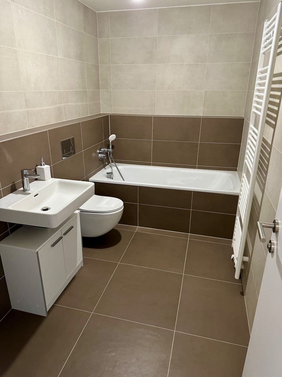 Studio flat to rent, 60 m², Průběžná, Hradec Králové, Královéhradecký Region Studio flat to rent, 60 m², Průběžná, Hradec Králové, Královéhradecký Region