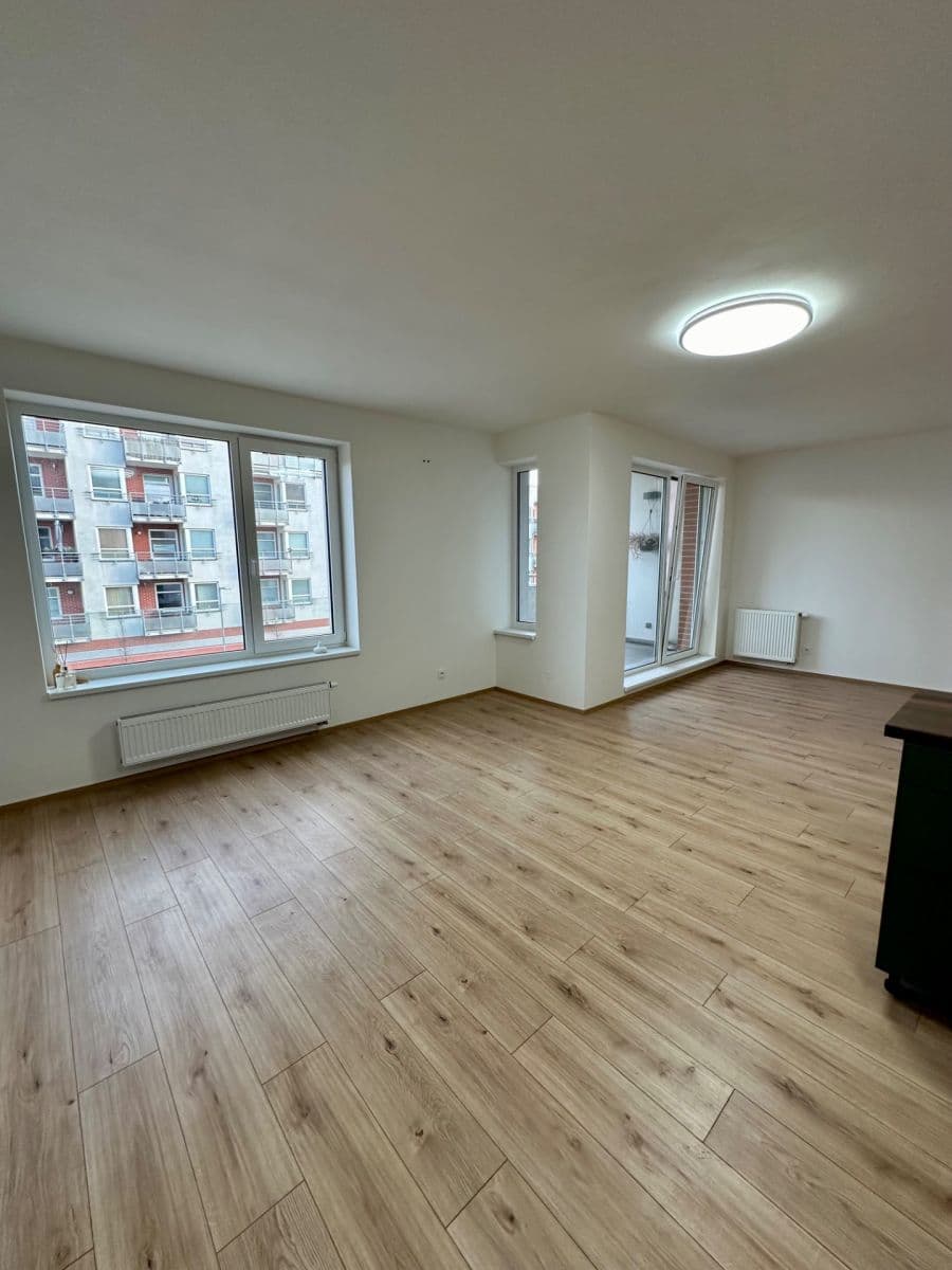 Studio flat to rent, 60 m², Průběžná, Hradec Králové, Královéhradecký Region Studio flat to rent, 60 m², Průběžná, Hradec Králové, Královéhradecký Region