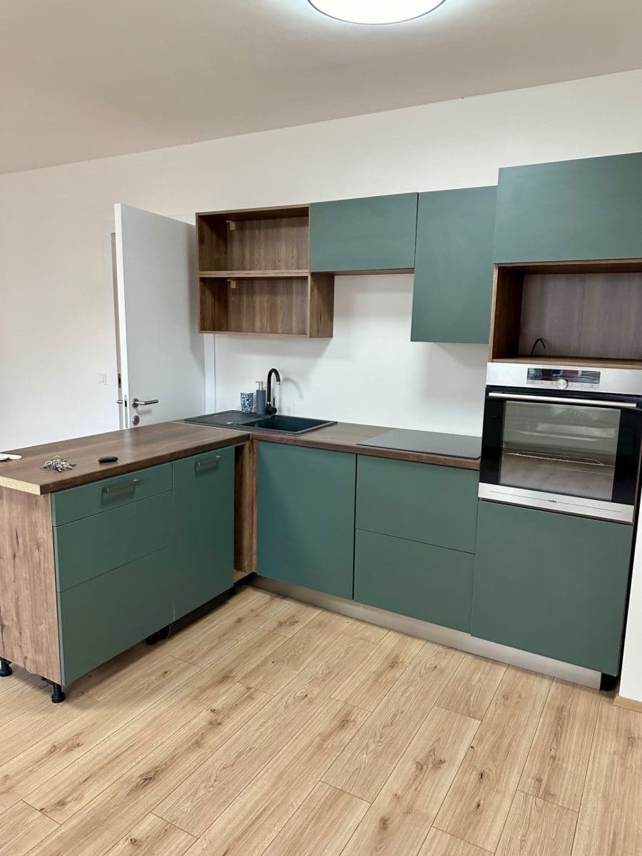 Studio flat to rent, 60 m², Průběžná, Hradec Králové, Královéhradecký Region Studio flat to rent, 60 m², Průběžná, Hradec Králové, Královéhradecký Region