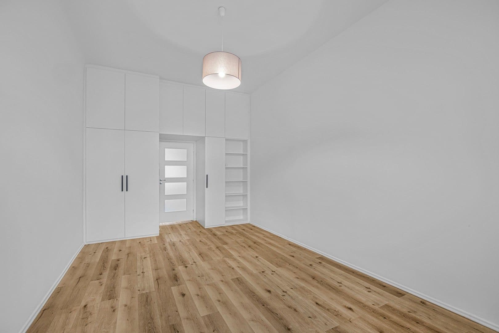 1 bedroom with open-plan kitchen flat to rent, 43 m², Grafická, Prague, Prague 1 bedroom with open-plan kitchen flat to rent, 43 m², Grafická, Prague, Prague