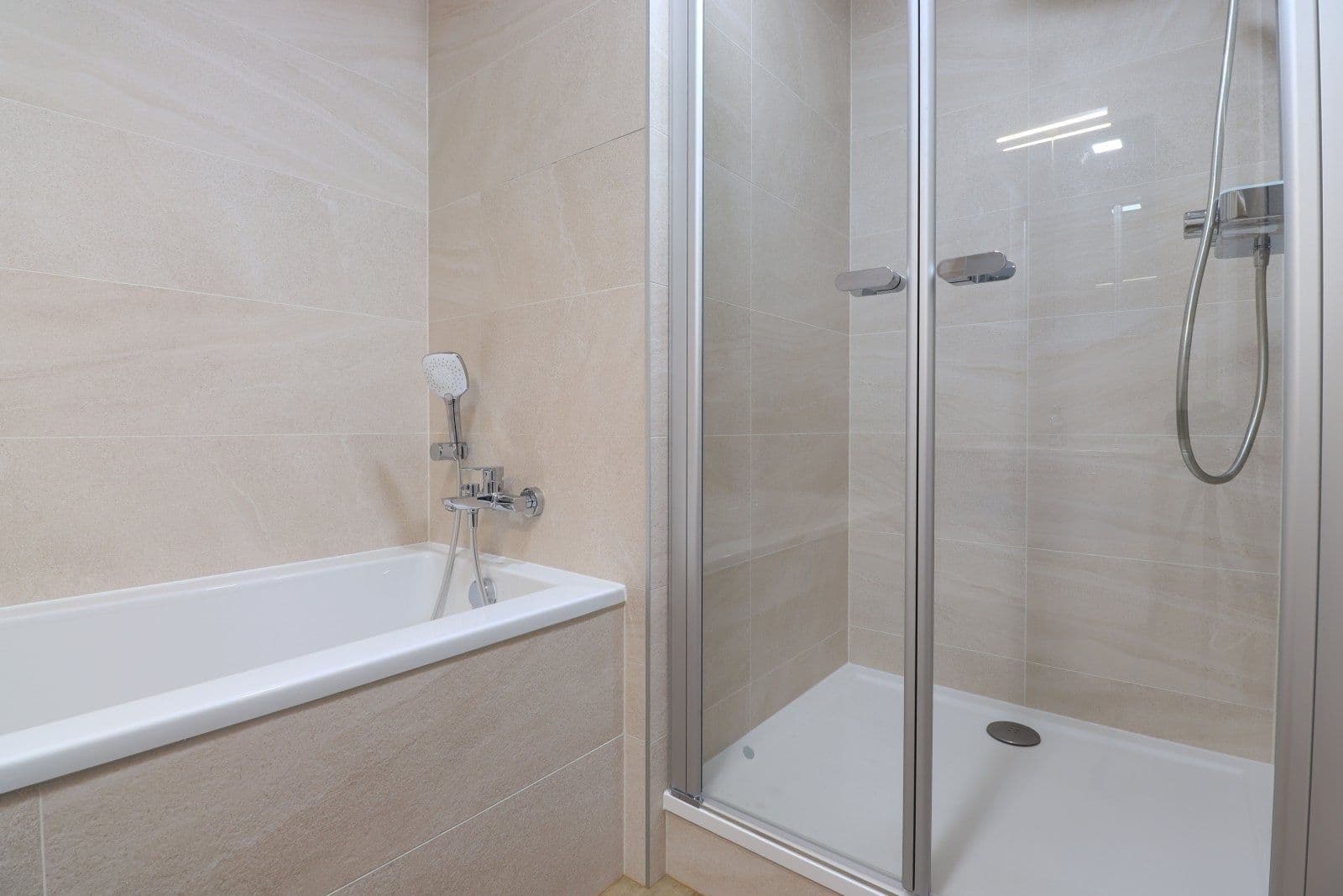 2 bedroom with open-plan kitchen flat to rent, 78 m², Ohradní, Prague, Prague 2 bedroom with open-plan kitchen flat to rent, 78 m², Ohradní, Prague, Prague