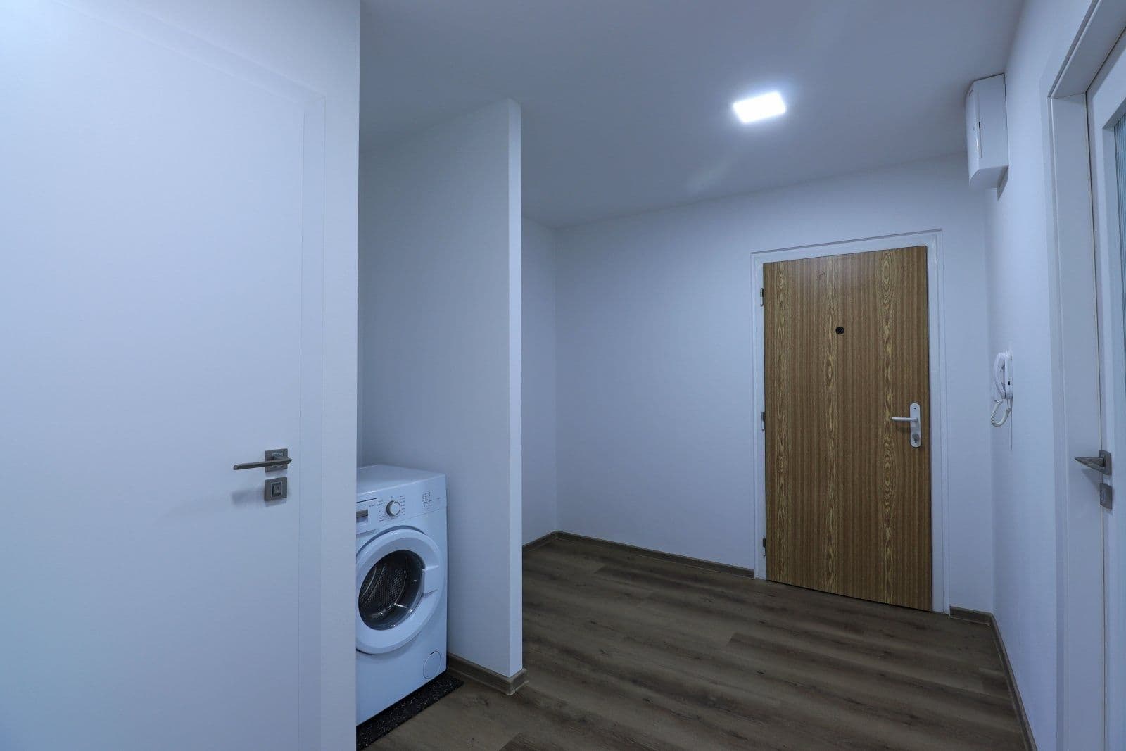 2 bedroom with open-plan kitchen flat to rent, 78 m², Ohradní, Prague, Prague 2 bedroom with open-plan kitchen flat to rent, 78 m², Ohradní, Prague, Prague