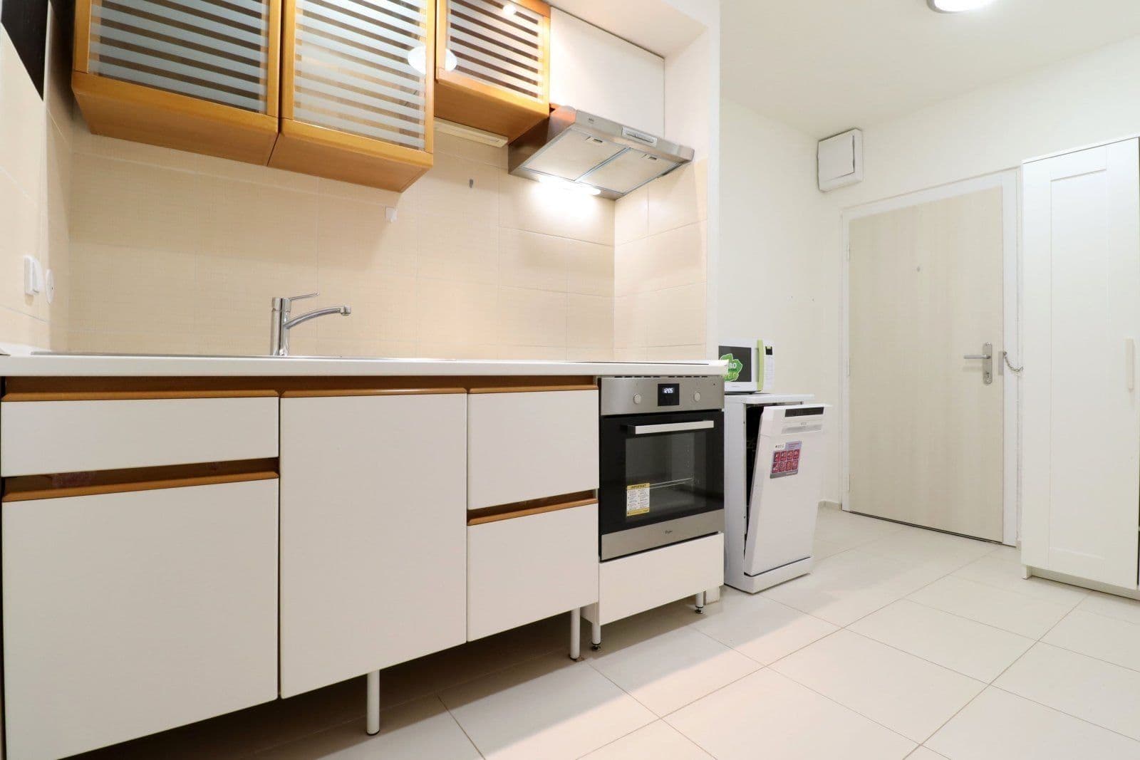 1 bedroom with open-plan kitchen flat to rent, 46 m², Kettnerova, Prague, Prague 1 bedroom with open-plan kitchen flat to rent, 46 m², Kettnerova, Prague, Prague