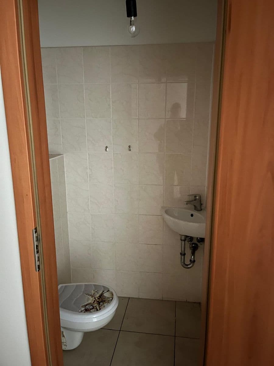 2 bedroom with open-plan kitchen flat for sale, 301 m², Zámecký vrch, Karlovy Vary, Karlovarský Region 2 bedroom with open-plan kitchen flat for sale, 301 m², Zámecký vrch, Karlovy Vary, Karlovarský Region