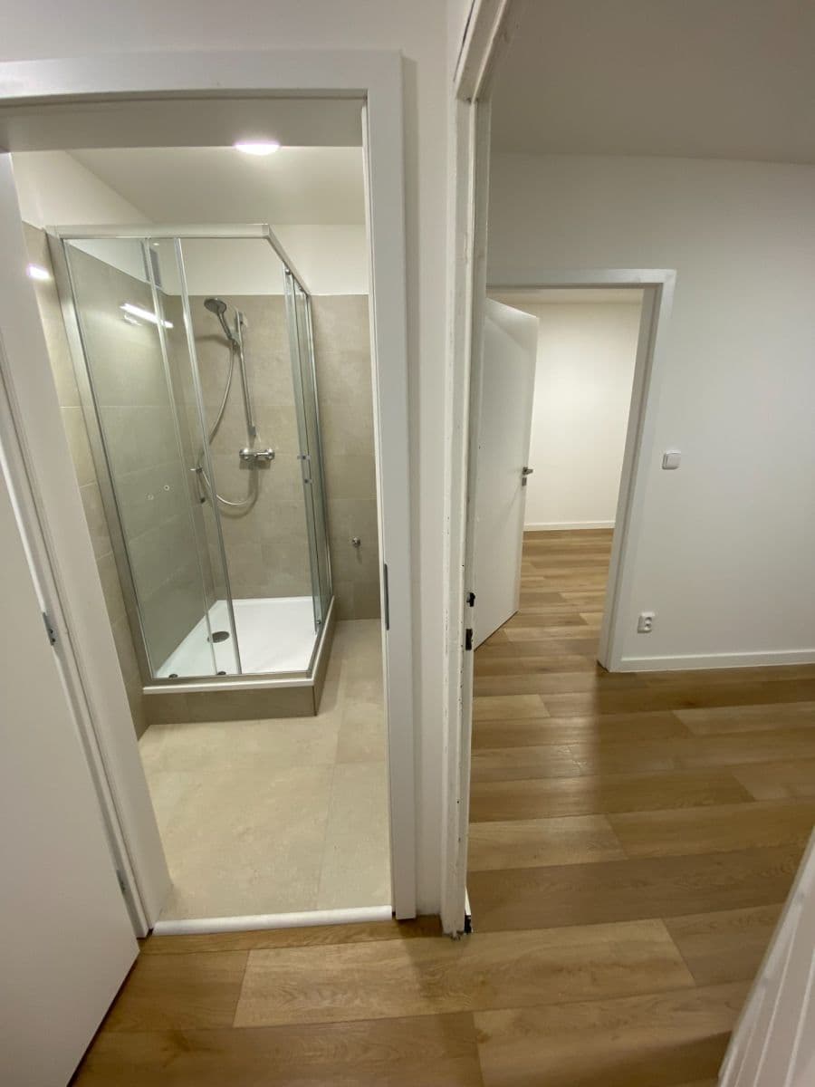 1 bedroom with open-plan kitchen flat to rent, 34 m², Karla Tomana, Kladno, Středočeský Region 1 bedroom with open-plan kitchen flat to rent, 34 m², Karla Tomana, Kladno, Středočeský Region