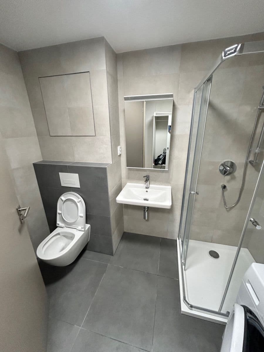 Studio flat to rent, 32 m², třída Generála Píky, Brno, Jihomoravský Region Studio flat to rent, 32 m², třída Generála Píky, Brno, Jihomoravský Region