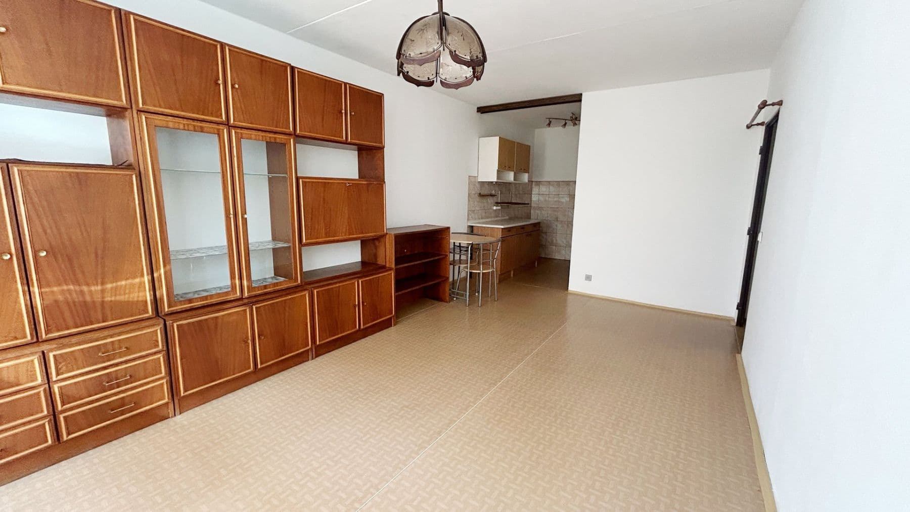 1 bedroom with open-plan kitchen flat to rent, 49 m², Poděbradova, Kladno, Středočeský Region 1 bedroom with open-plan kitchen flat to rent, 49 m², Poděbradova, Kladno, Středočeský Region