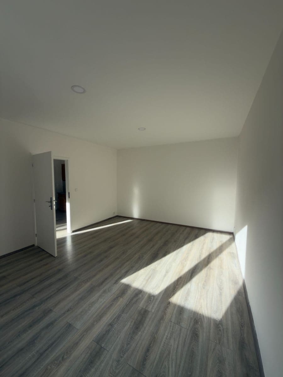 2 bedroom with open-plan kitchen flat to rent, 56 m², Fűgnerova, Louny, Ústecký Region 2 bedroom with open-plan kitchen flat to rent, 56 m², Fűgnerova, Louny, Ústecký Region