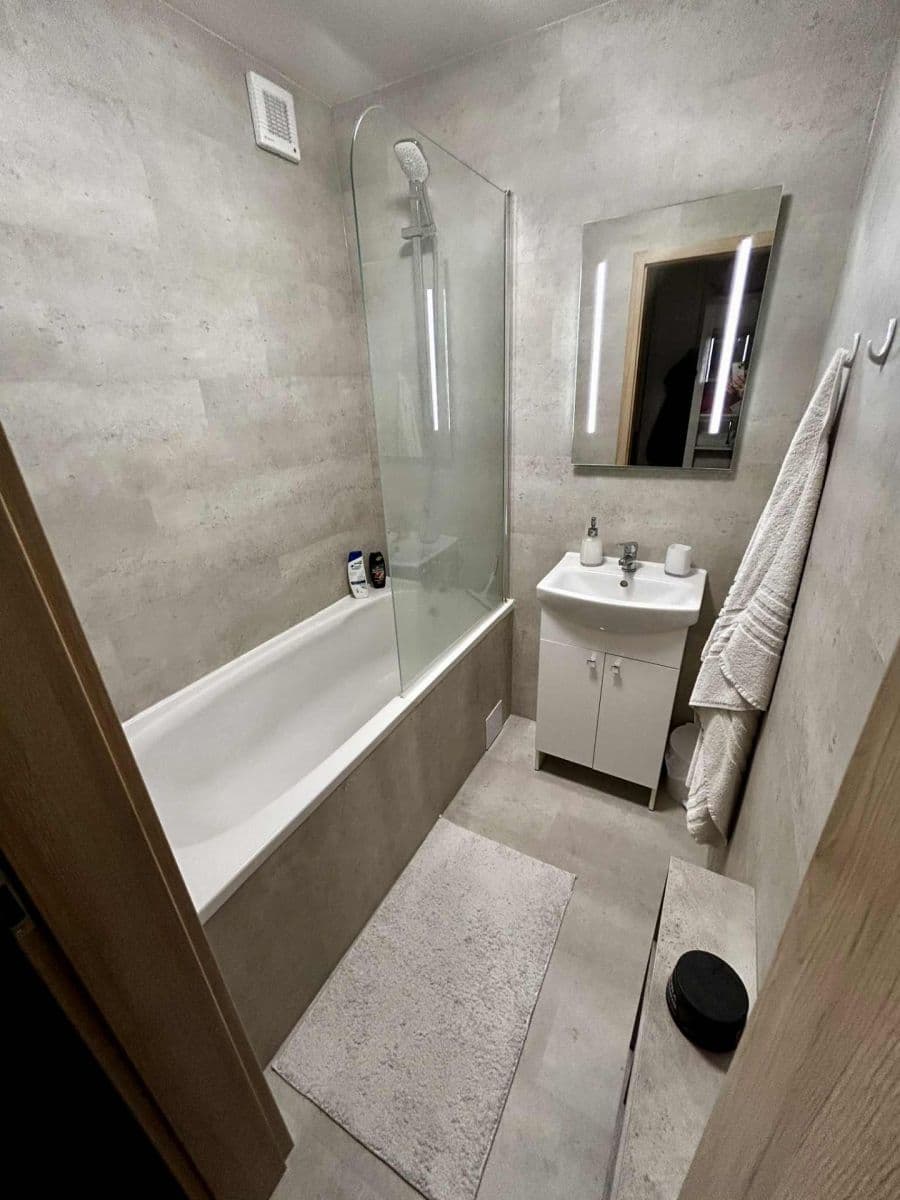 2 bedroom flat to rent, 59 m², Slovany, Mělník, Středočeský Region 2 bedroom flat to rent, 59 m², Slovany, Mělník, Středočeský Region