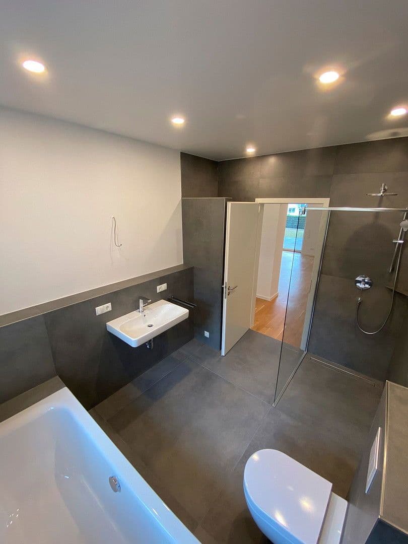 3 bedroom with open-plan kitchen flat to rent, 175 m², Koblenz, Rhineland-Palatinate 3 bedroom with open-plan kitchen flat to rent, 175 m², Koblenz, Rhineland-Palatinate