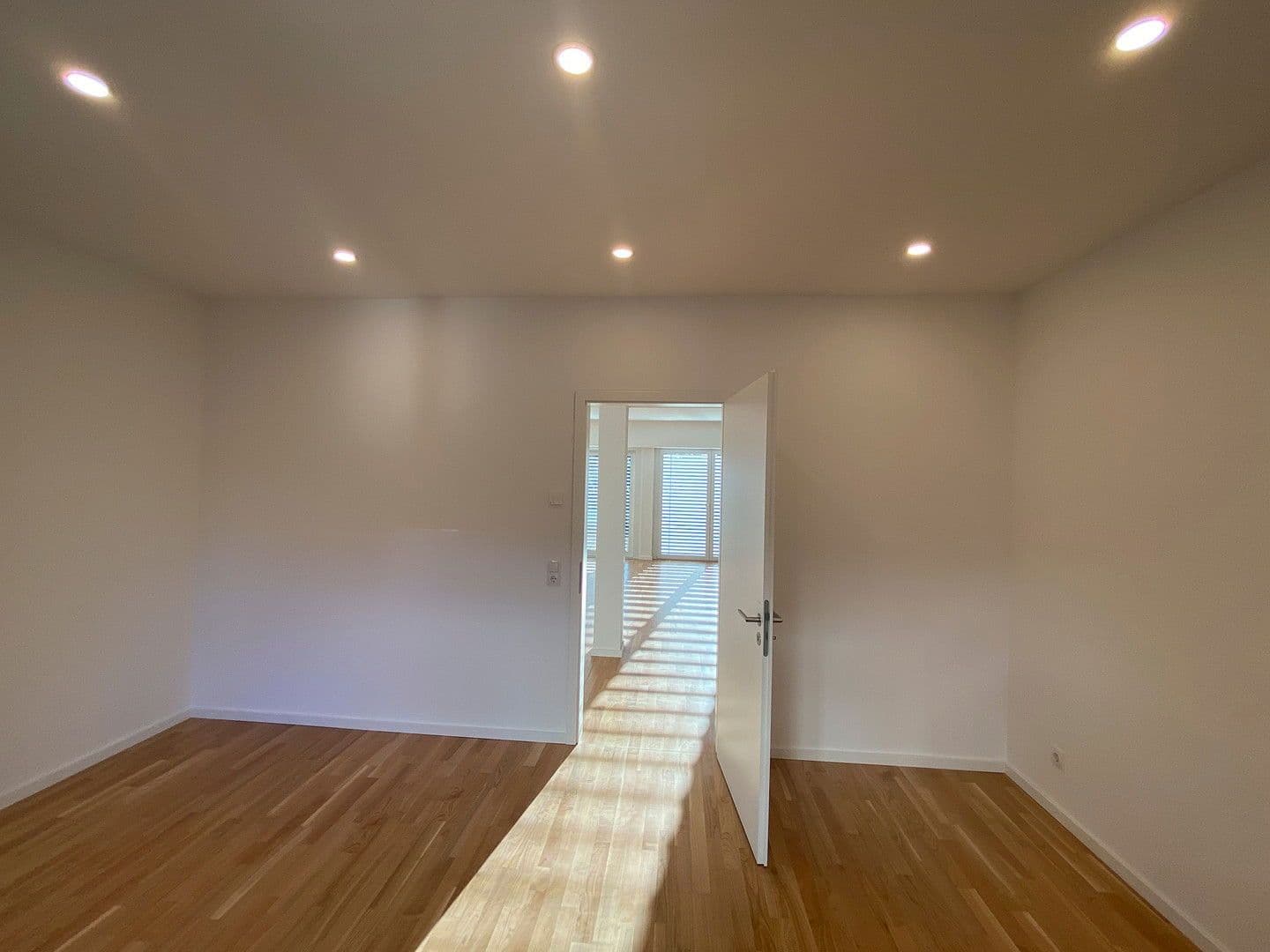 3 bedroom with open-plan kitchen flat to rent, 175 m², Koblenz, Rhineland-Palatinate 3 bedroom with open-plan kitchen flat to rent, 175 m², Koblenz, Rhineland-Palatinate