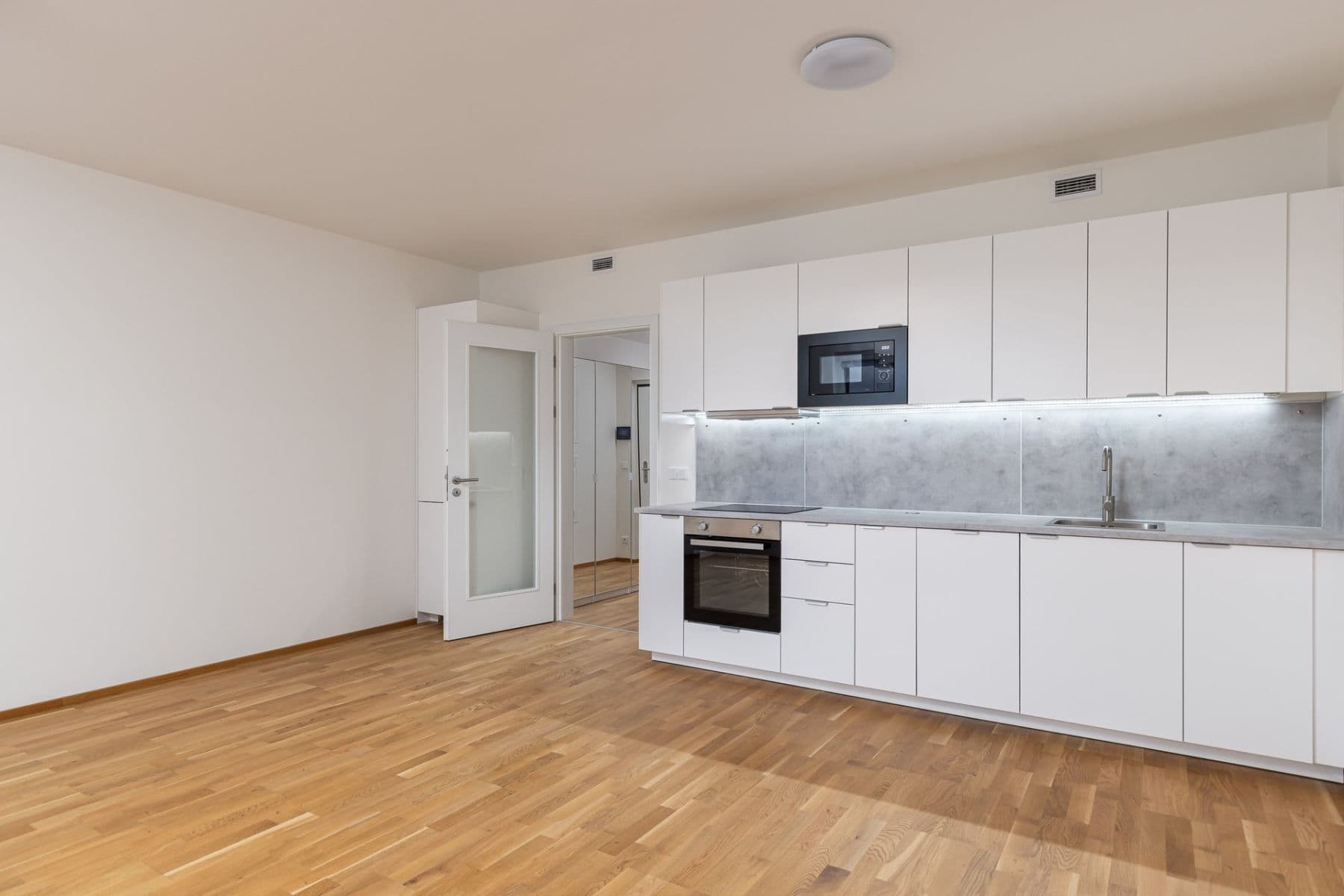 Studio flat to rent, 37 m², Fafkových, Prague, Prague Studio flat to rent, 37 m², Fafkových, Prague, Prague