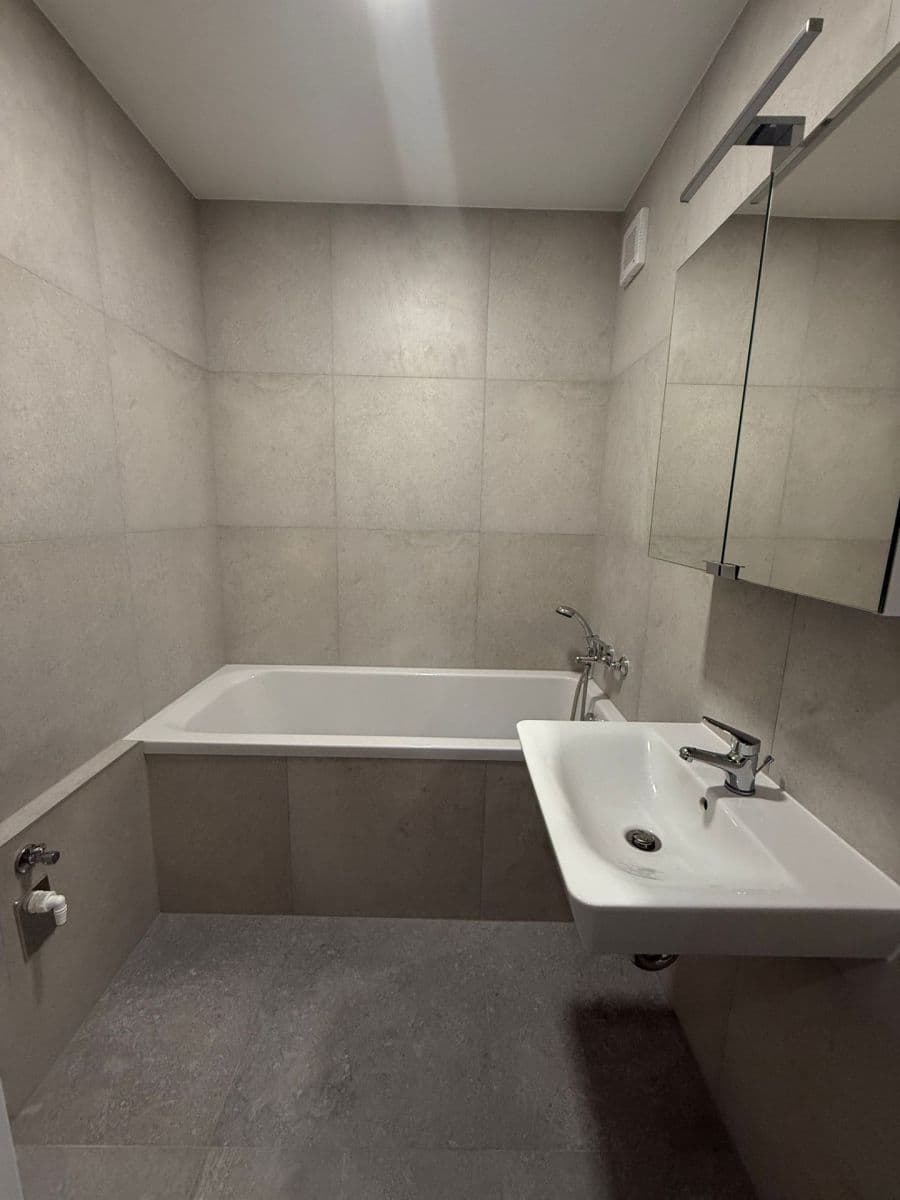 3 bedroom flat to rent, 77 m², Krausova, Prague, Prague 3 bedroom flat to rent, 77 m², Krausova, Prague, Prague