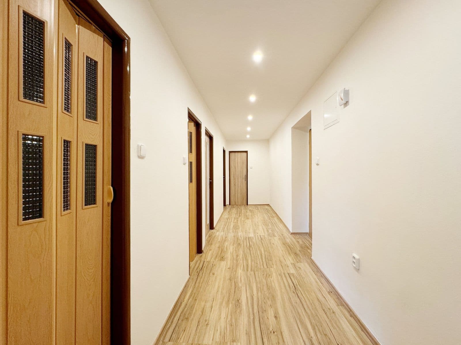 2 bedroom with open-plan kitchen flat to rent, 83 m², Pippichova, Zlonice, Středočeský Region 2 bedroom with open-plan kitchen flat to rent, 83 m², Pippichova, Zlonice, Středočeský Region