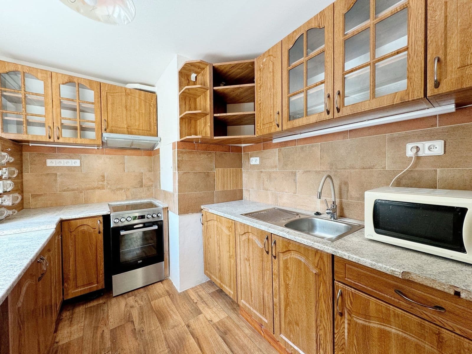 2 bedroom with open-plan kitchen flat to rent, 83 m², Pippichova, Zlonice, Středočeský Region 2 bedroom with open-plan kitchen flat to rent, 83 m², Pippichova, Zlonice, Středočeský Region