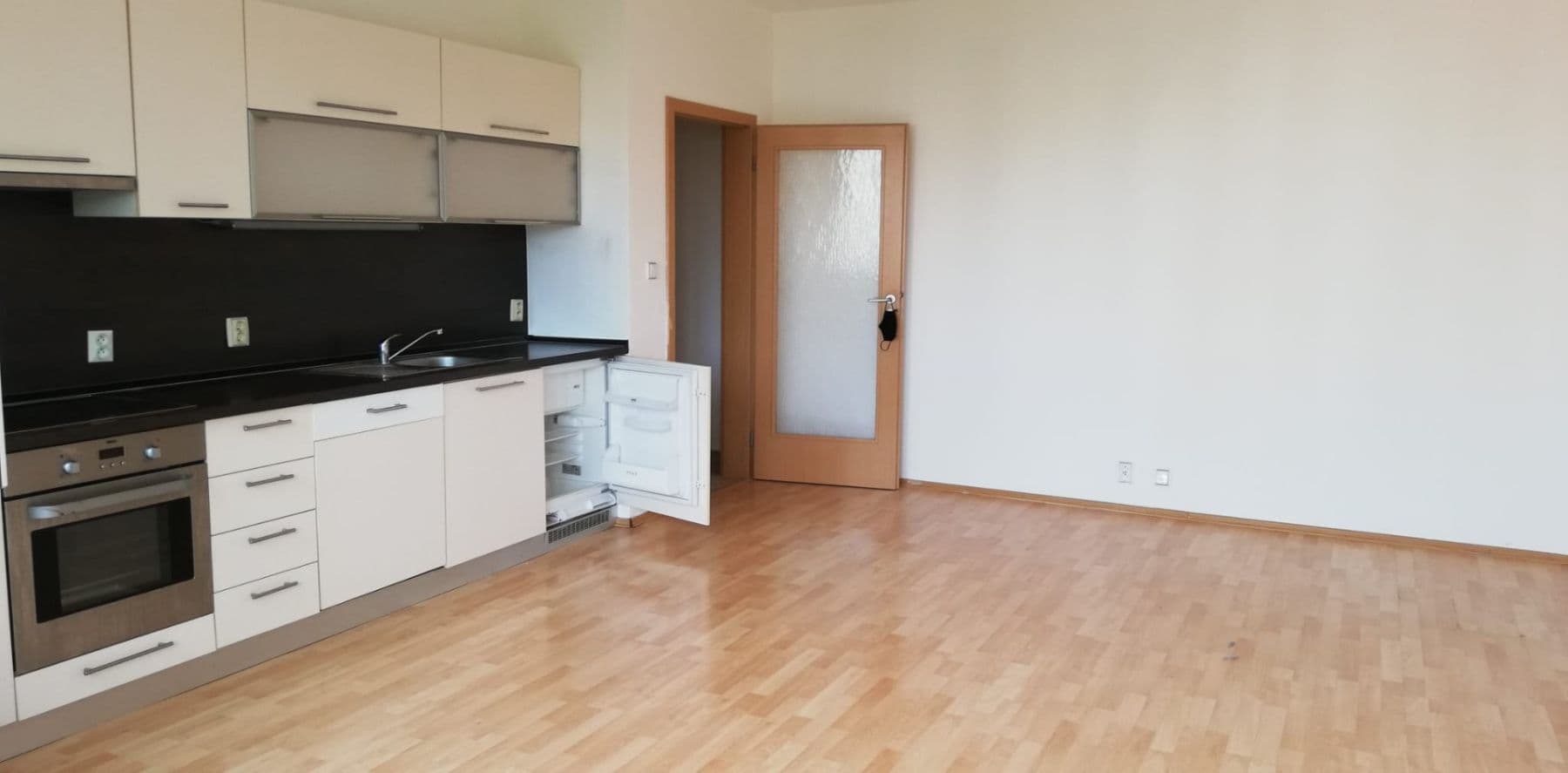 Studio flat to rent, 38 m², Gutova, Prague, Prague Studio flat to rent, 38 m², Gutova, Prague, Prague