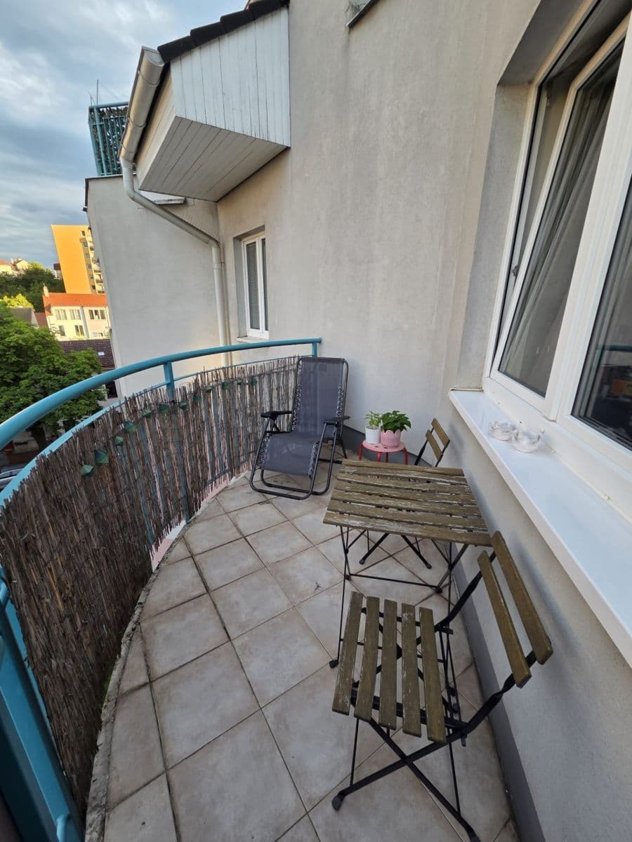 Studio flat to rent, 38 m², Gutova, Prague, Prague Studio flat to rent, 38 m², Gutova, Prague, Prague