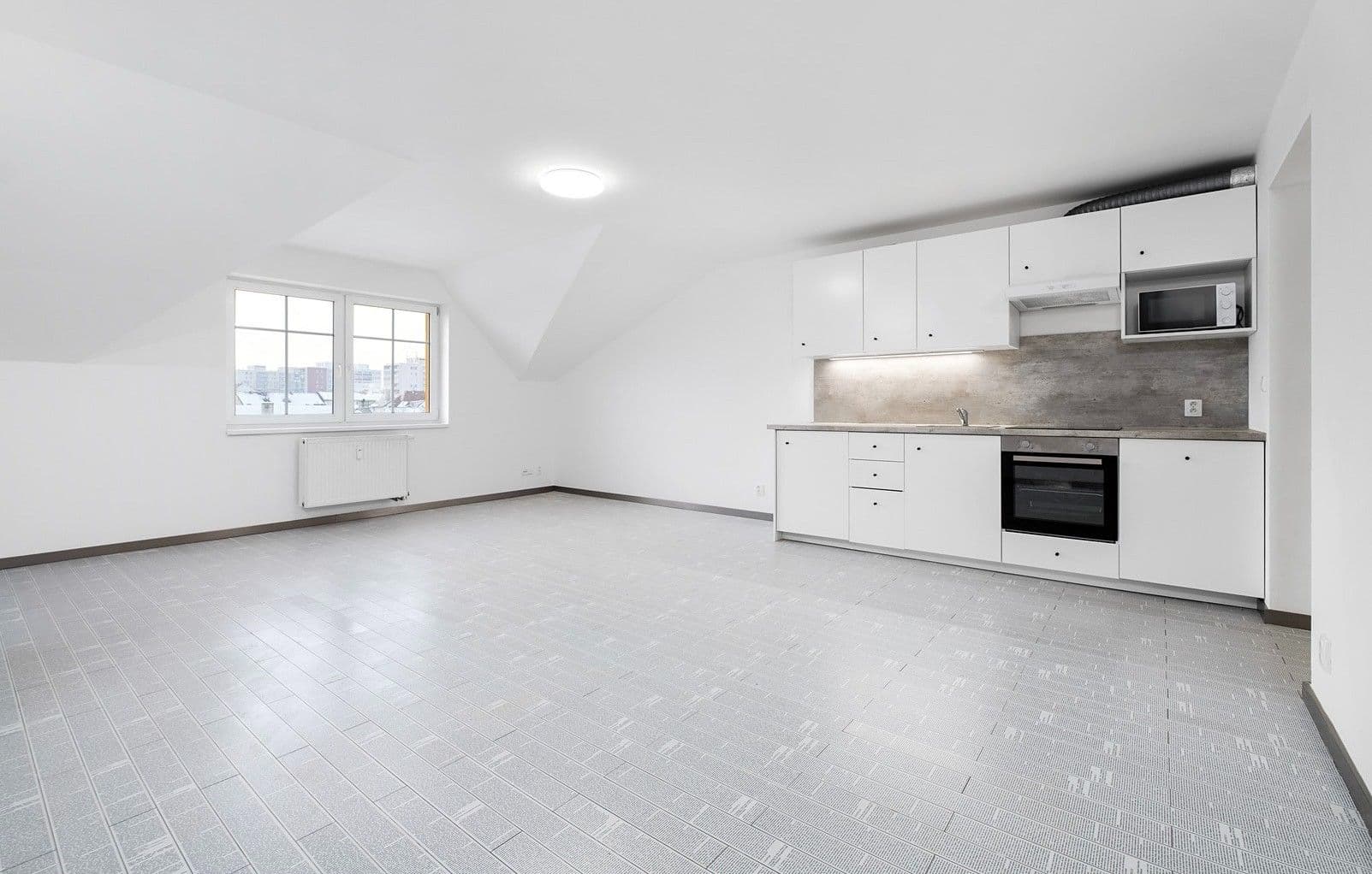 Studio flat to rent, 46 m², O. Peška, Kladno, Středočeský Region Studio flat to rent, 46 m², O. Peška, Kladno, Středočeský Region