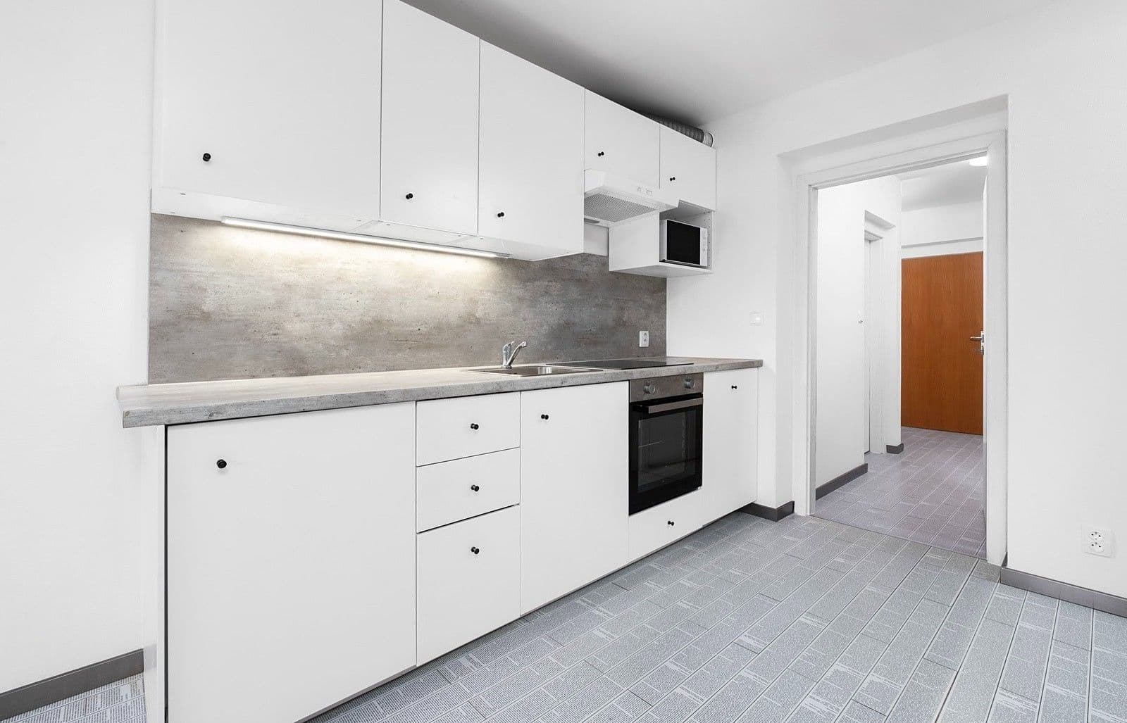 Studio flat to rent, 46 m², O. Peška, Kladno, Středočeský Region Studio flat to rent, 46 m², O. Peška, Kladno, Středočeský Region