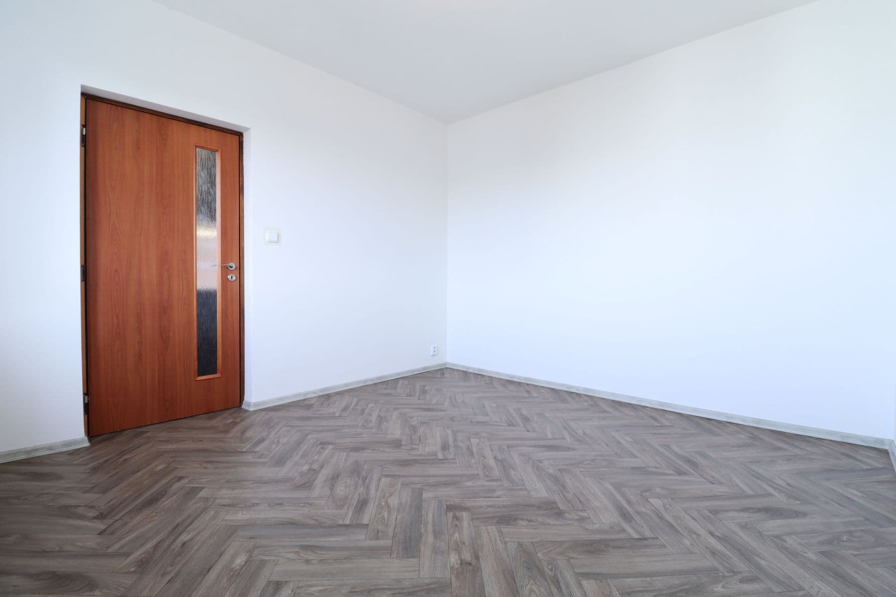 2 bedroom flat to rent, 54 m², Maďarská, Kladno, Středočeský Region 2 bedroom flat to rent, 54 m², Maďarská, Kladno, Středočeský Region