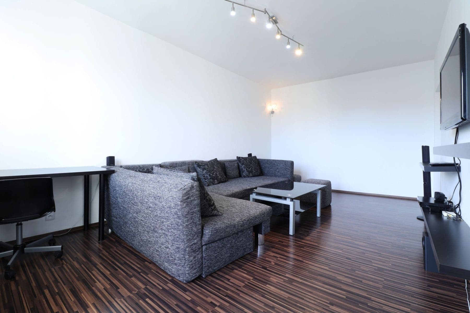 2 bedroom flat to rent, 54 m², Maďarská, Kladno, Středočeský Region 2 bedroom flat to rent, 54 m², Maďarská, Kladno, Středočeský Region