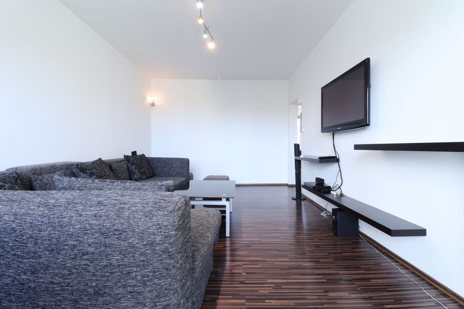 2 bedroom flat to rent, 54 m², Maďarská, Kladno, Středočeský Region 2 bedroom flat to rent, 54 m², Maďarská, Kladno, Středočeský Region