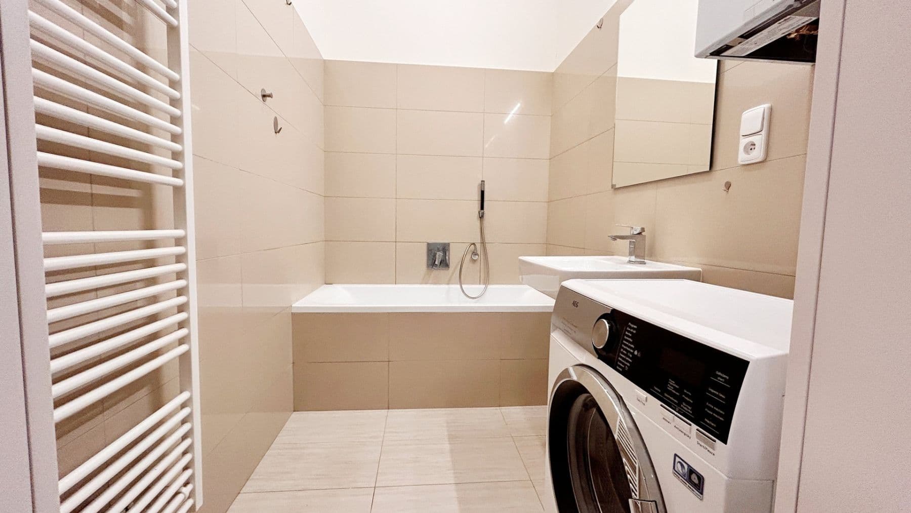 1 bedroom with open-plan kitchen flat to rent, 47 m², Vltavská, Prague, Prague 1 bedroom with open-plan kitchen flat to rent, 47 m², Vltavská, Prague, Prague