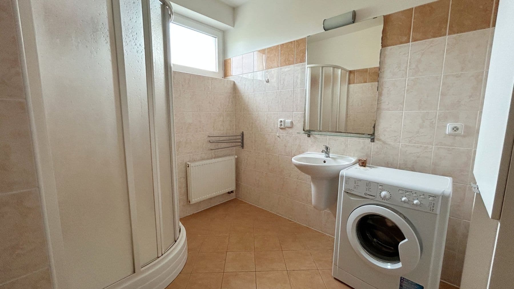 1 bedroom with open-plan kitchen flat to rent, 44 m², Třídvorská, Kolín, Středočeský Region 1 bedroom with open-plan kitchen flat to rent, 44 m², Třídvorská, Kolín, Středočeský Region