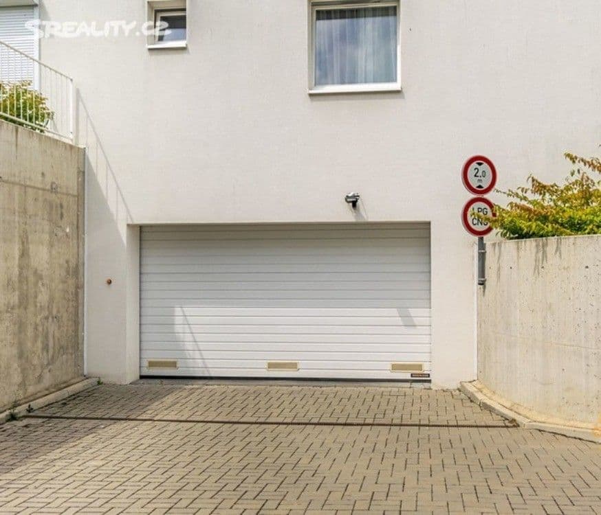 2 bedroom with open-plan kitchen flat for sale, 87 m², Klečkova, Prague, Prague 2 bedroom with open-plan kitchen flat for sale, 87 m², Klečkova, Prague, Prague