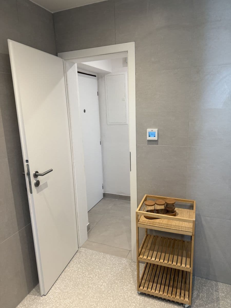 2 bedroom with open-plan kitchen flat to rent, 66 m², Benešova, Kolín, Středočeský Region 2 bedroom with open-plan kitchen flat to rent, 66 m², Benešova, Kolín, Středočeský Region