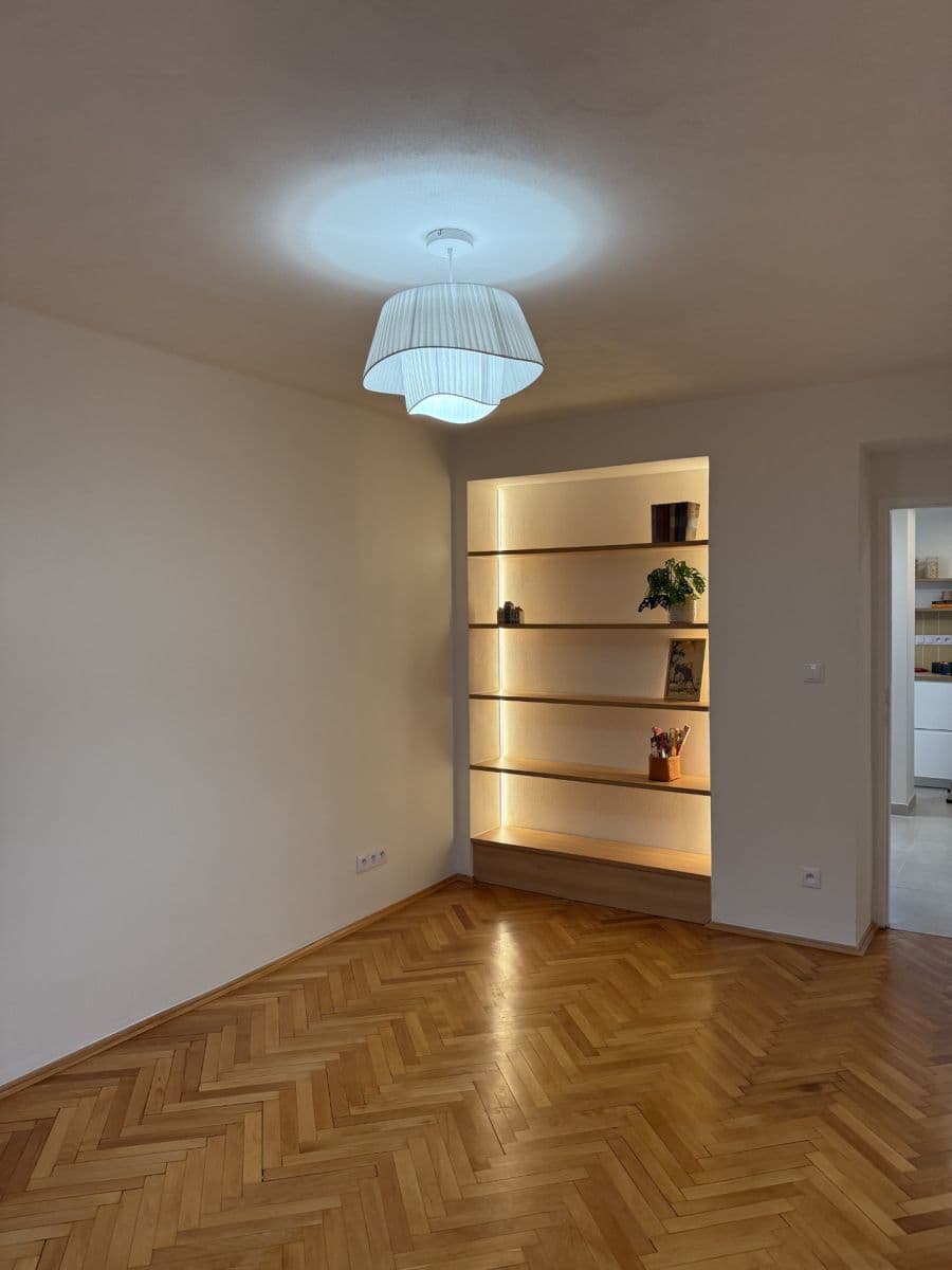 2 bedroom with open-plan kitchen flat to rent, 66 m², Benešova, Kolín, Středočeský Region 2 bedroom with open-plan kitchen flat to rent, 66 m², Benešova, Kolín, Středočeský Region