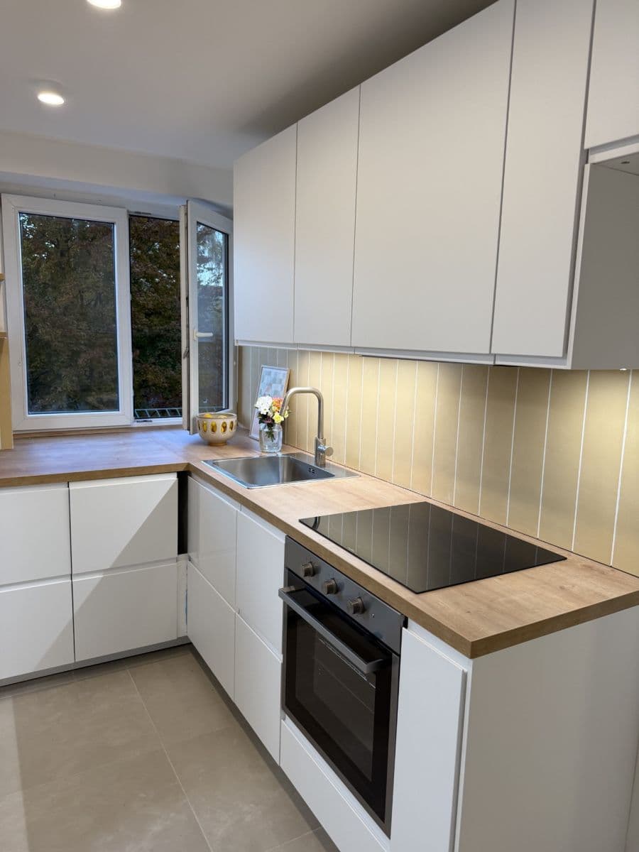 2 bedroom with open-plan kitchen flat to rent, 66 m², Benešova, Kolín, Středočeský Region 2 bedroom with open-plan kitchen flat to rent, 66 m², Benešova, Kolín, Středočeský Region