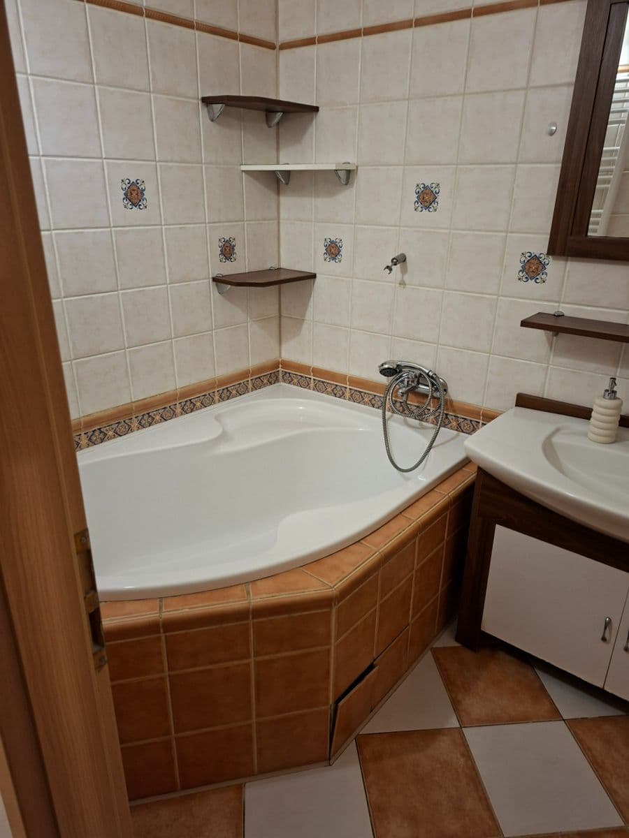 2 bedroom with open-plan kitchen flat to rent, 72 m², Brodská, Příbram, Středočeský Region 2 bedroom with open-plan kitchen flat to rent, 72 m², Brodská, Příbram, Středočeský Region