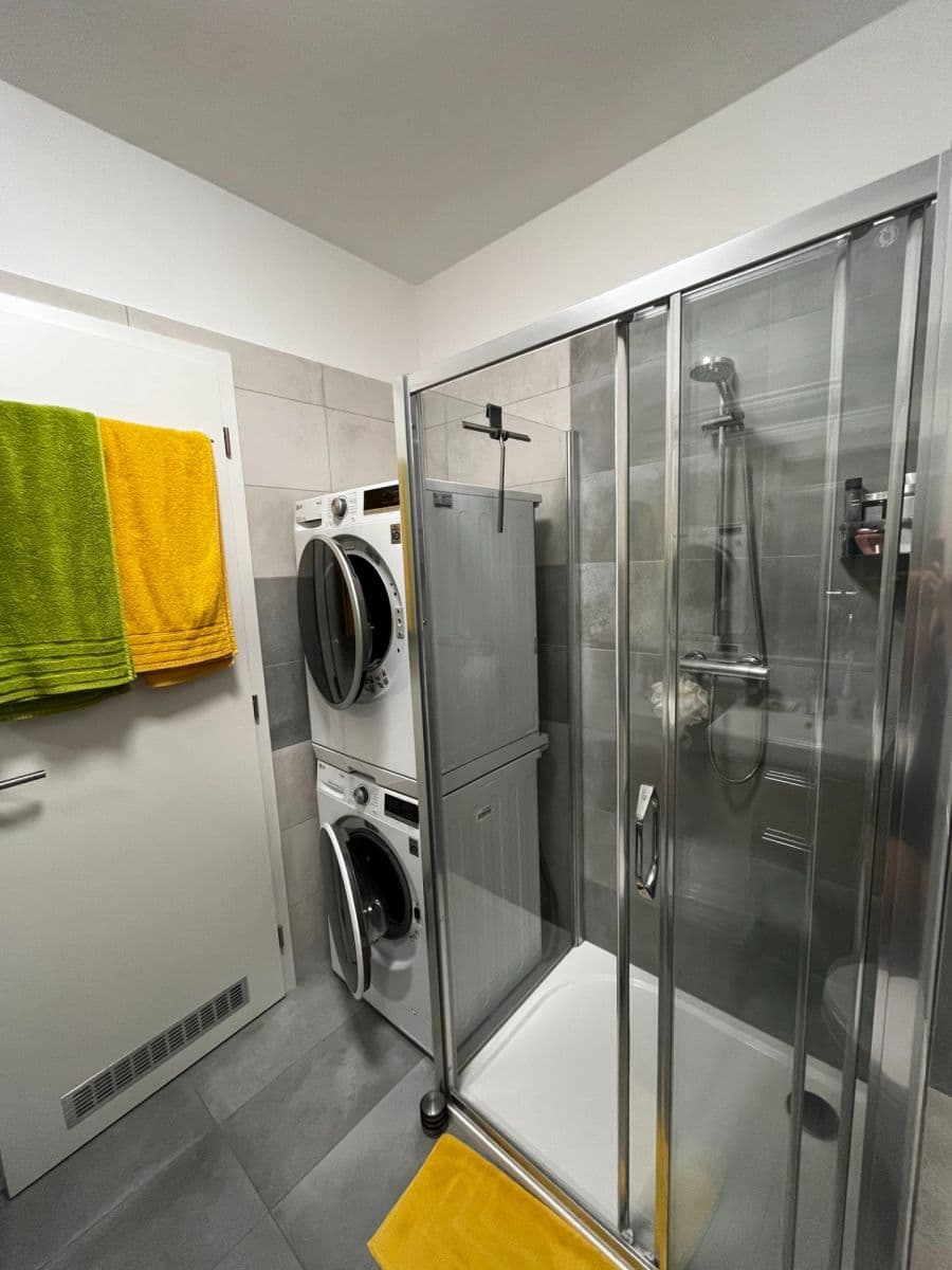 1 bedroom with open-plan kitchen flat to rent, 54 m², Jurkovičova, Prague, Prague 1 bedroom with open-plan kitchen flat to rent, 54 m², Jurkovičova, Prague, Prague