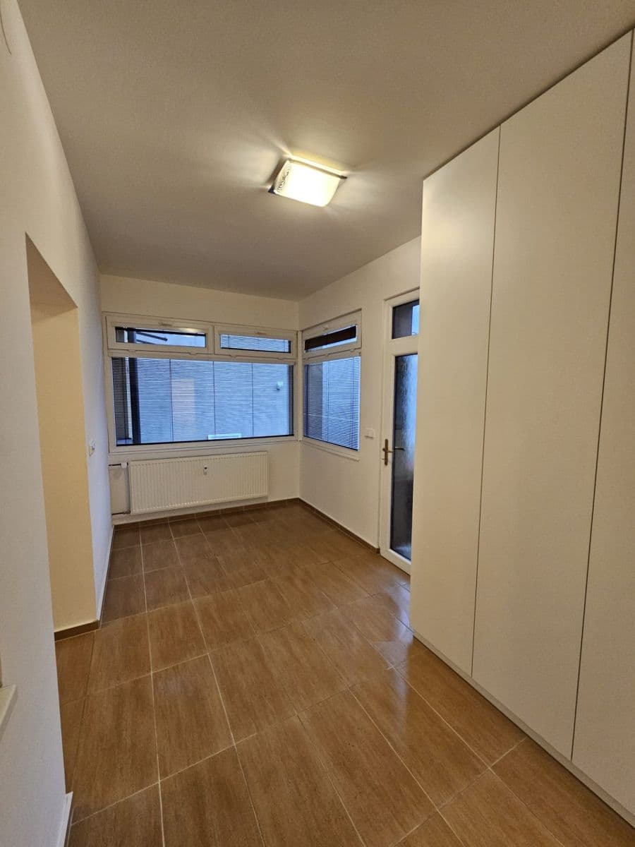 2 bedroom with open-plan kitchen flat to rent, 86 m², Legionářská, Kuřim, Jihomoravský Region 2 bedroom with open-plan kitchen flat to rent, 86 m², Legionářská, Kuřim, Jihomoravský Region