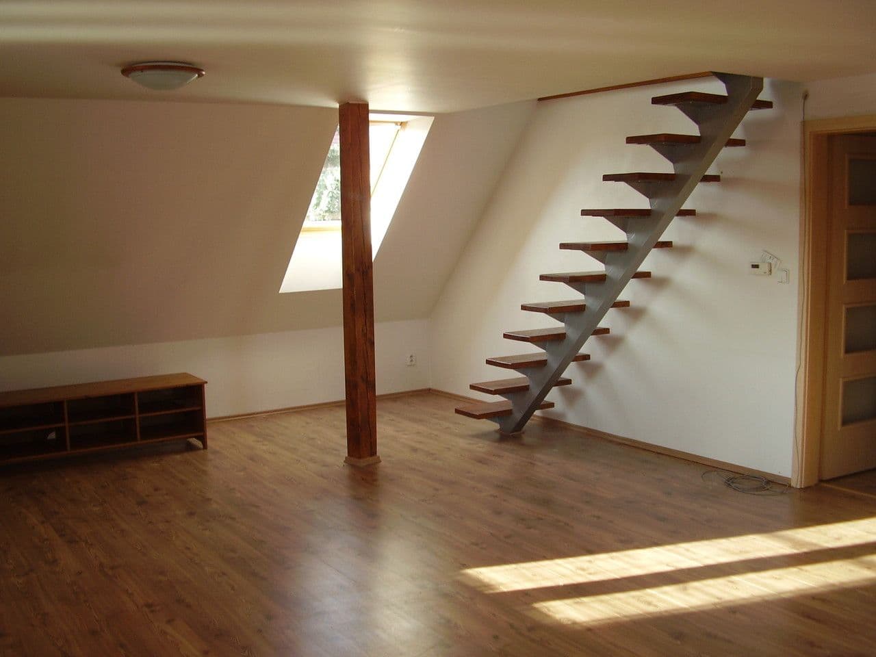 4 bedroom with open-plan kitchen flat for sale, 104 m², kpt. Jaroše, Kladno, Středočeský Region 4 bedroom with open-plan kitchen flat for sale, 104 m², kpt. Jaroše, Kladno, Středočeský Region