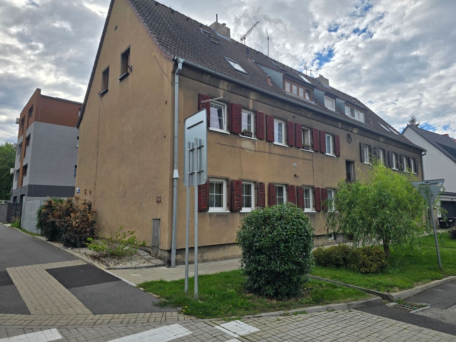 4 bedroom with open-plan kitchen flat for sale, 104 m², kpt. Jaroše, Kladno, Středočeský Region 4 bedroom with open-plan kitchen flat for sale, 104 m², kpt. Jaroše, Kladno, Středočeský Region