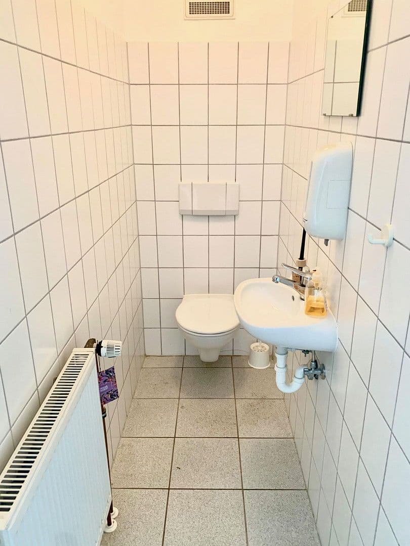 office to rent, 112 m², Adelsdorf, Bavaria office to rent, 112 m², Adelsdorf, Bavaria