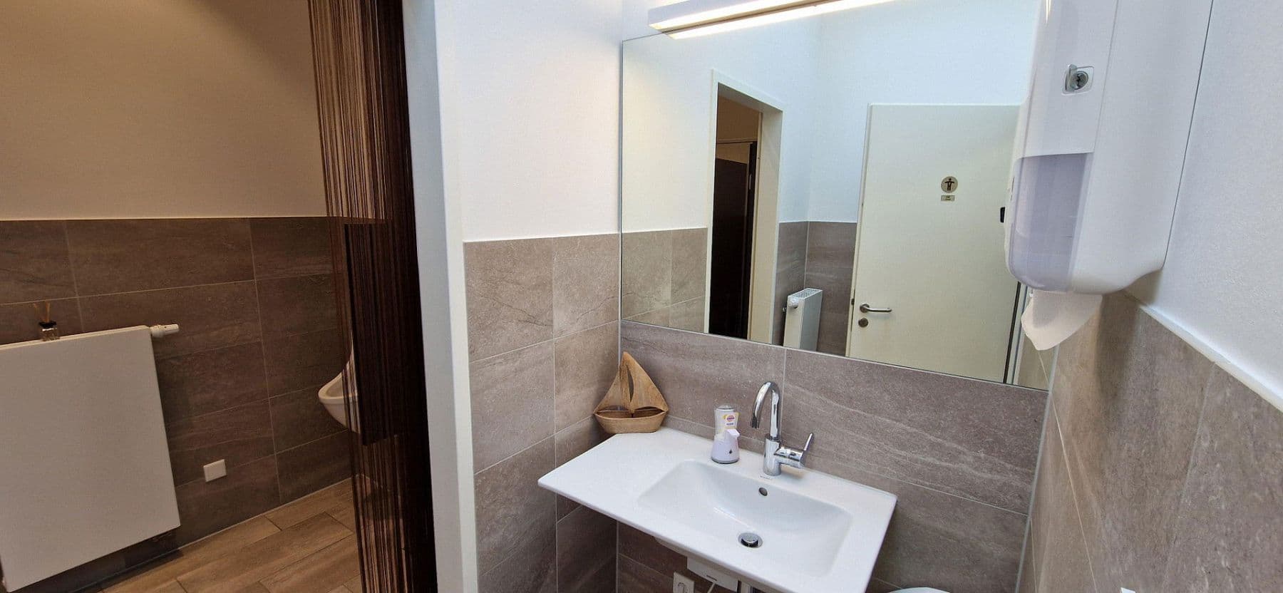 office to rent, 1,160 m², Innungstr. 6, Hürth, North Rhine-Westphalia office to rent, 1,160 m², Innungstr. 6, Hürth, North Rhine-Westphalia