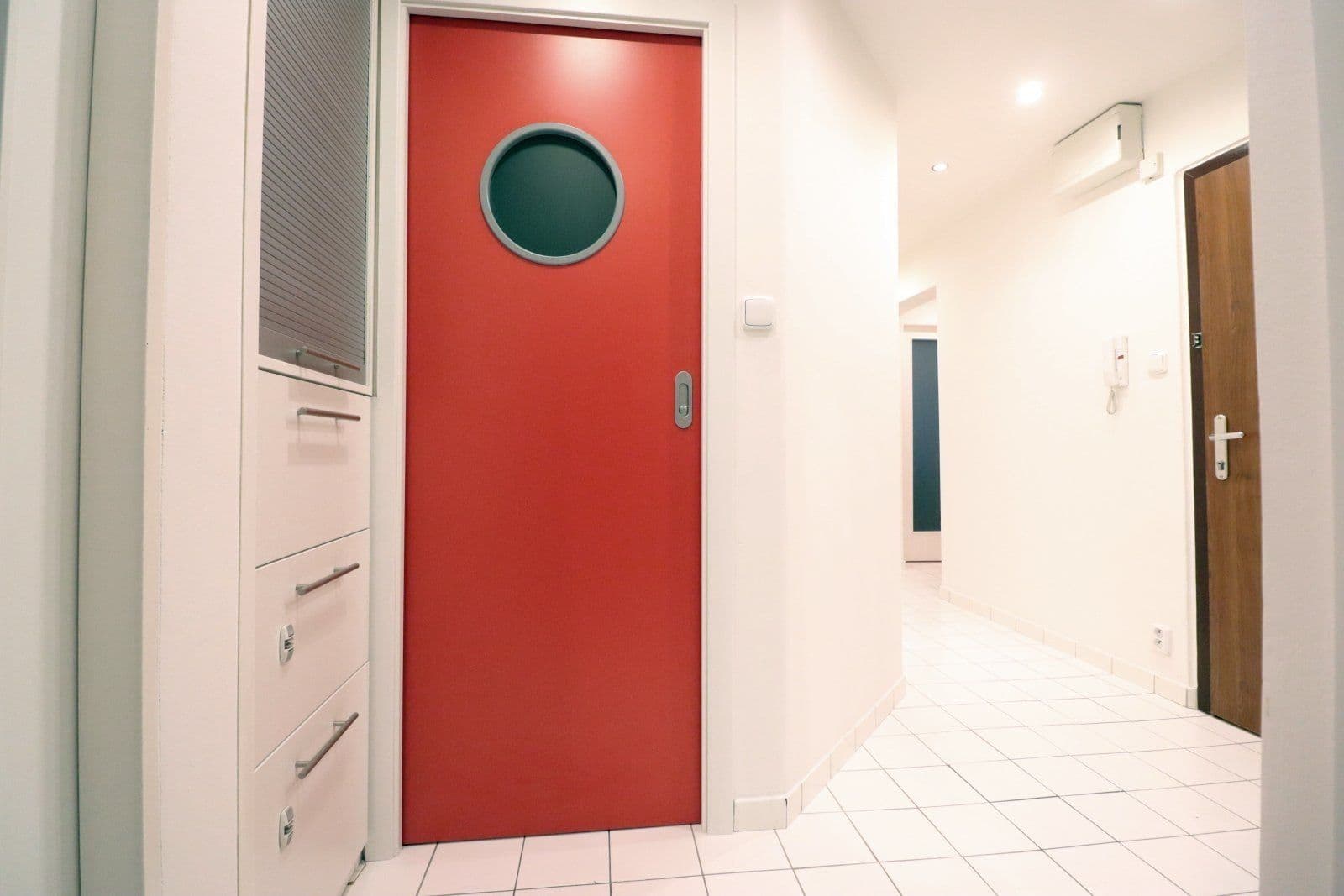 3 bedroom with open-plan kitchen flat to rent, 84 m², Na Okrouhlíku, Prague, Prague 3 bedroom with open-plan kitchen flat to rent, 84 m², Na Okrouhlíku, Prague, Prague