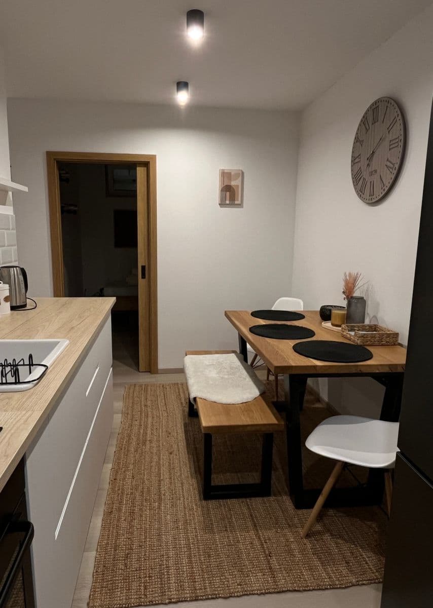 2 bedroom flat to rent, 43 m², Revoluční, Měšice, Středočeský Region 2 bedroom flat to rent, 43 m², Revoluční, Měšice, Středočeský Region