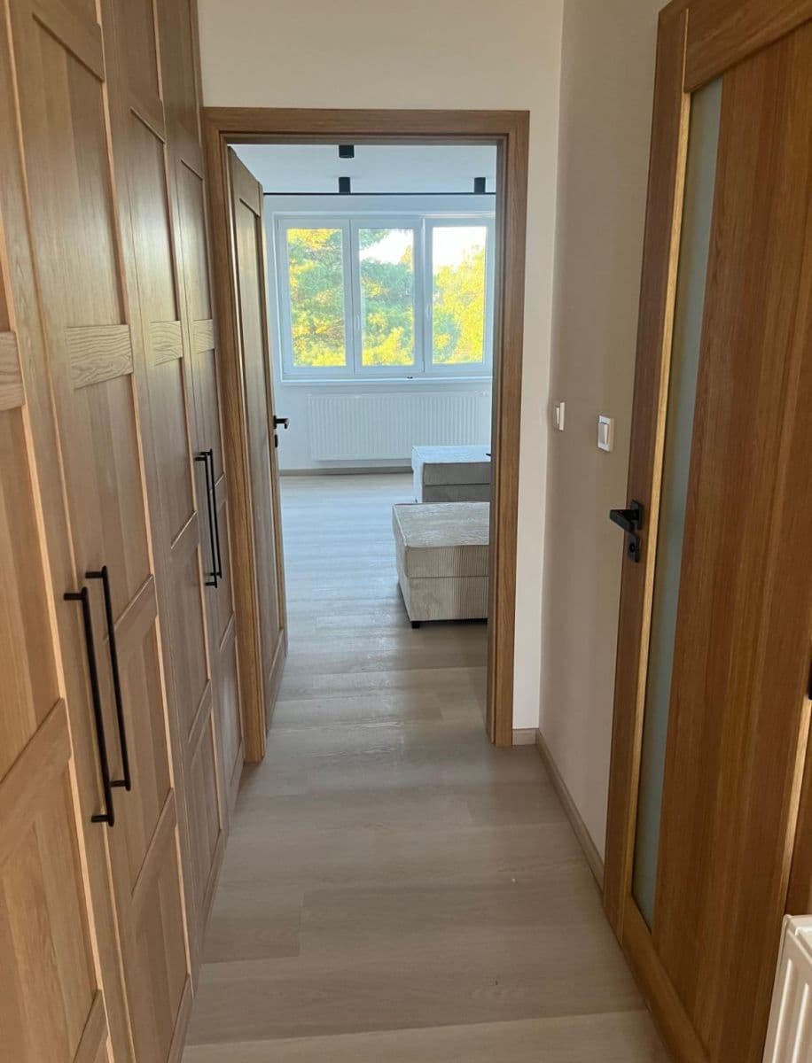 2 bedroom flat to rent, 43 m², Revoluční, Měšice, Středočeský Region 2 bedroom flat to rent, 43 m², Revoluční, Měšice, Středočeský Region