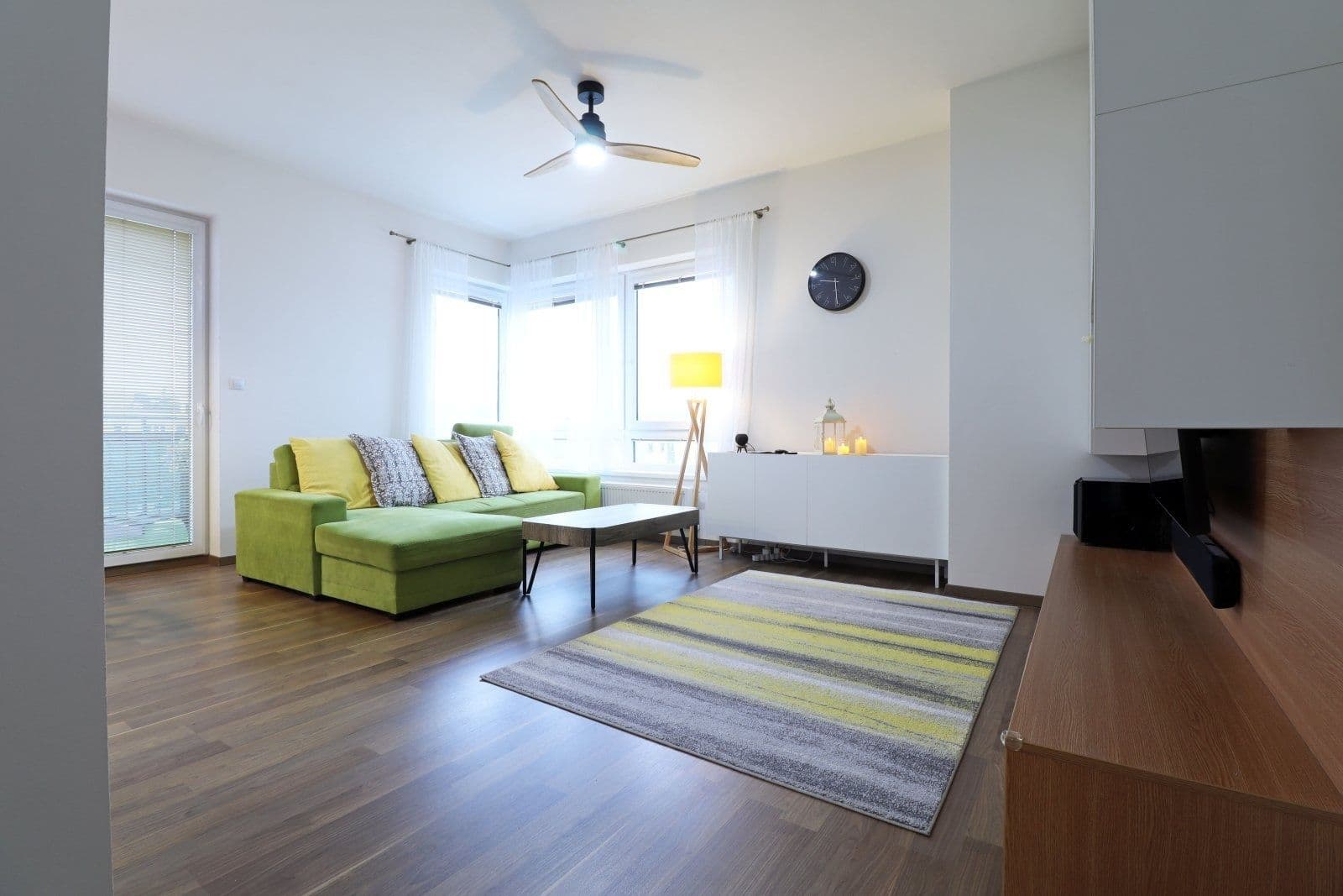 2 bedroom with open-plan kitchen flat to rent, 74 m², Rižská, Prague, Prague 2 bedroom with open-plan kitchen flat to rent, 74 m², Rižská, Prague, Prague