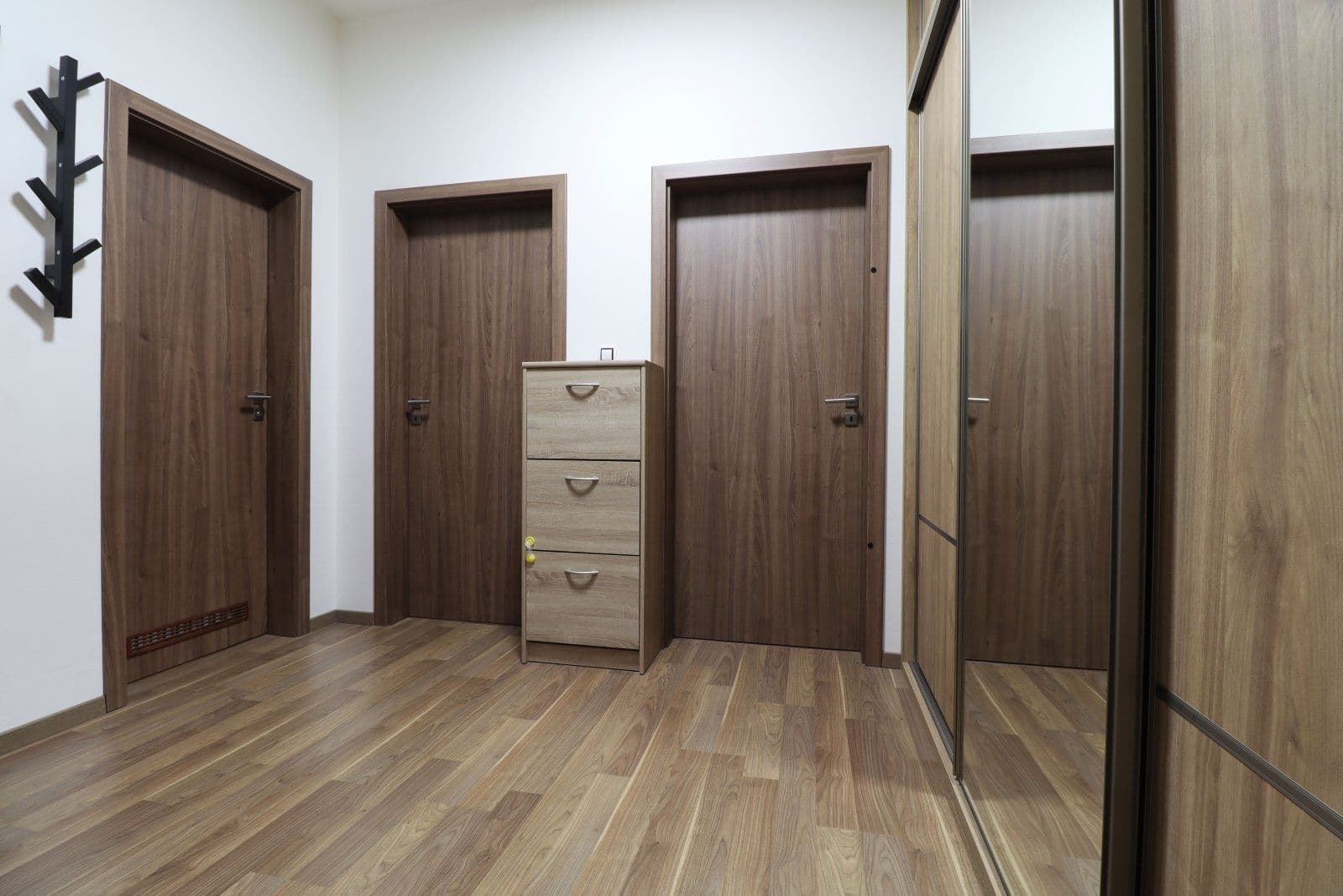 2 bedroom with open-plan kitchen flat to rent, 74 m², Rižská, Prague, Prague 2 bedroom with open-plan kitchen flat to rent, 74 m², Rižská, Prague, Prague