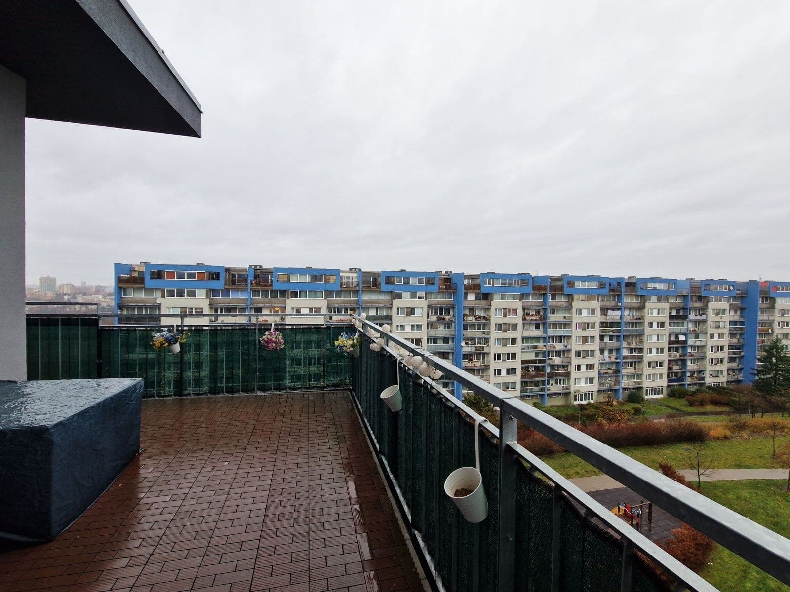 2 bedroom with open-plan kitchen flat to rent, 74 m², Rižská, Prague, Prague 2 bedroom with open-plan kitchen flat to rent, 74 m², Rižská, Prague, Prague