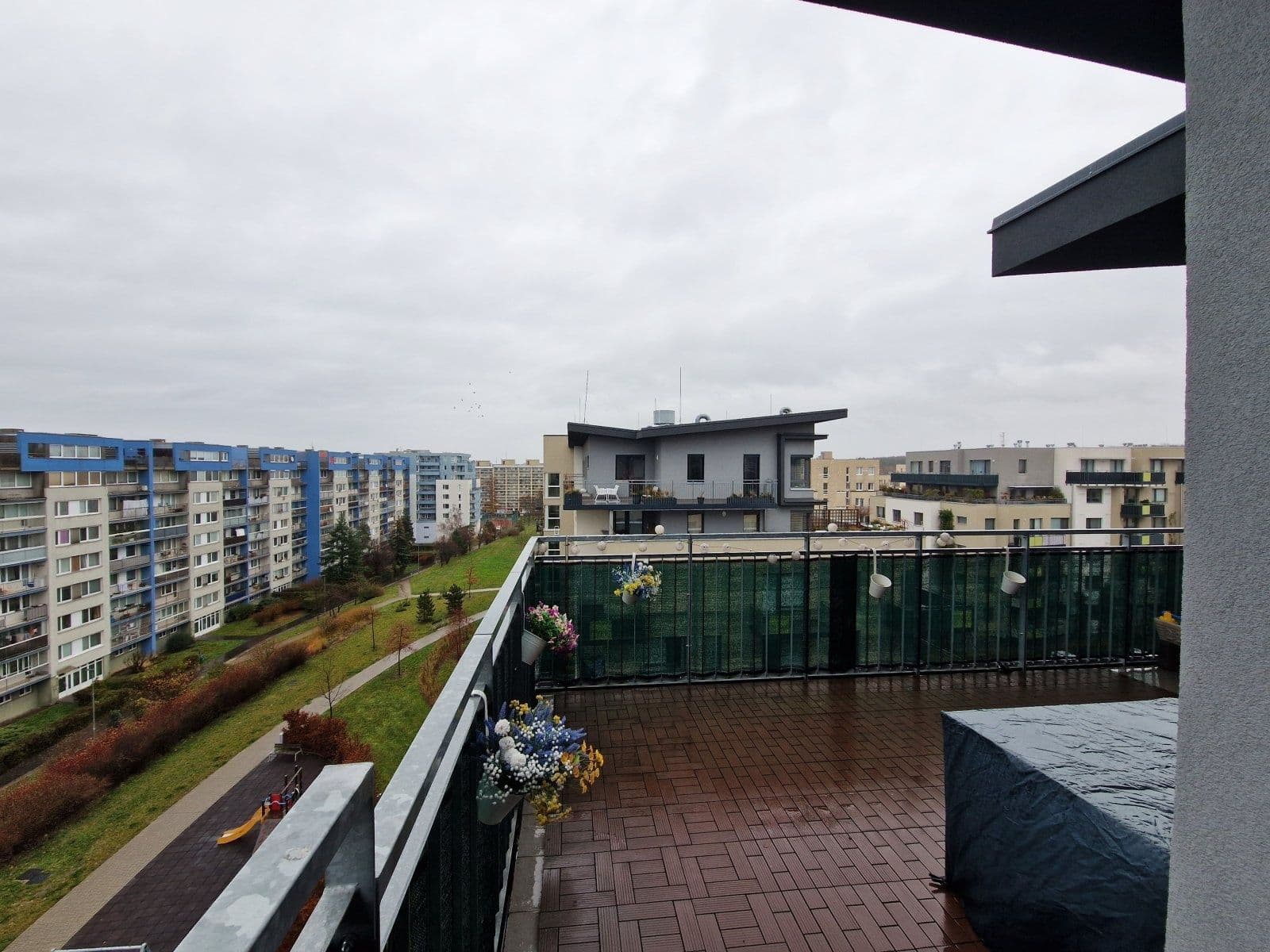 2 bedroom with open-plan kitchen flat to rent, 74 m², Rižská, Prague, Prague 2 bedroom with open-plan kitchen flat to rent, 74 m², Rižská, Prague, Prague